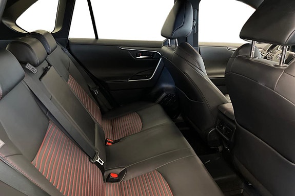 Toyota RAV4 9 of 23