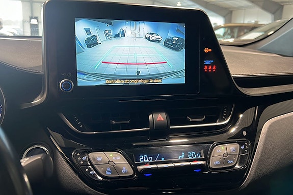 Toyota C-HR 10 of 14