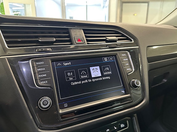 Volkswagen Tiguan 19 of 19