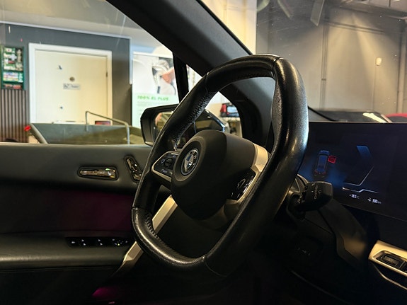 BMW iX 25 of 30