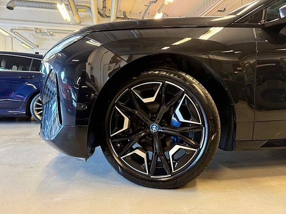 BMW iX 2 of 30