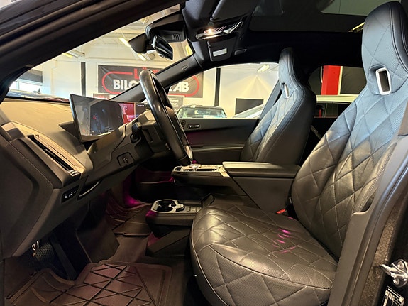BMW iX 13 of 30