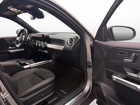 Mercedes-Benz EQB300 30 of 30