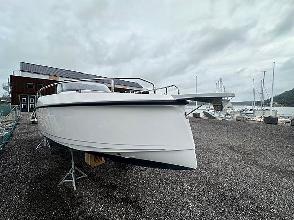 RYCK 280  lagerbåt, Suzuki 300 hk | BohusYachts 2 of 12