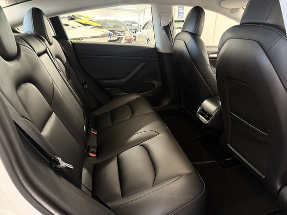 Tesla Model 3 15 of 16