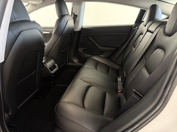 Tesla Model 3 14 of 16