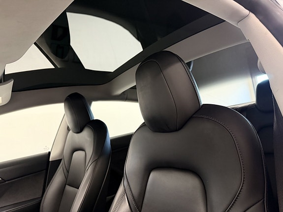 Tesla Model 3 8 of 16