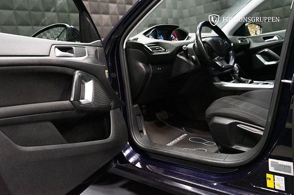 Peugeot 308 SW 11 of 21