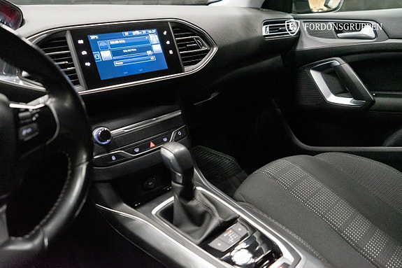 Peugeot 308 SW 18 of 21