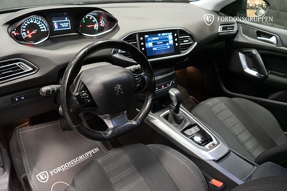 Peugeot 308 SW 13 of 21