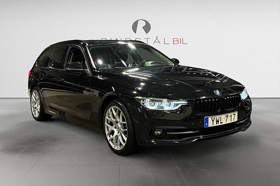 BMW 330i 9 of 17
