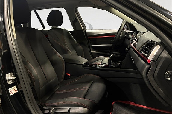 BMW 330i 15 of 17