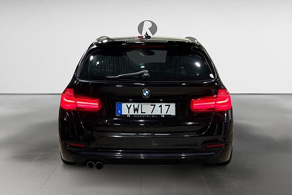 BMW 330i 6 of 17