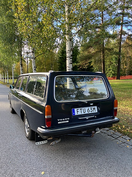 Volvo 145 2 of 10
