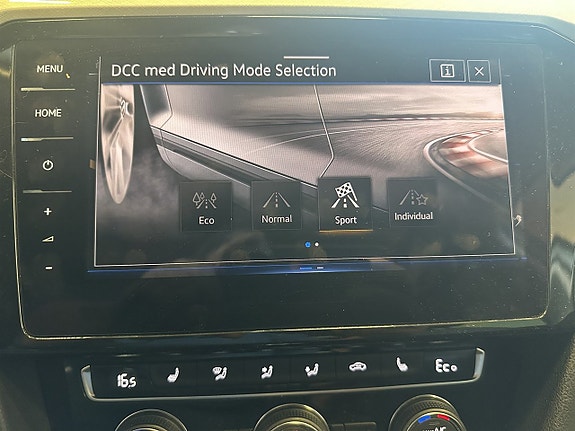 Volkswagen Passat 16 of 26
