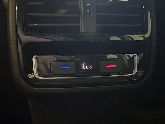 Volkswagen Passat 21 of 26