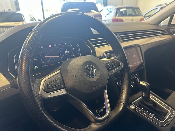 Volkswagen Passat 18 of 26