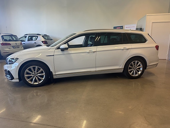 Volkswagen Passat 4 of 26