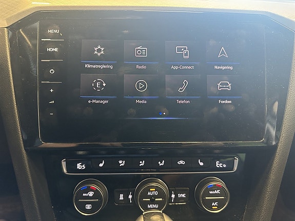 Volkswagen Passat 13 of 26