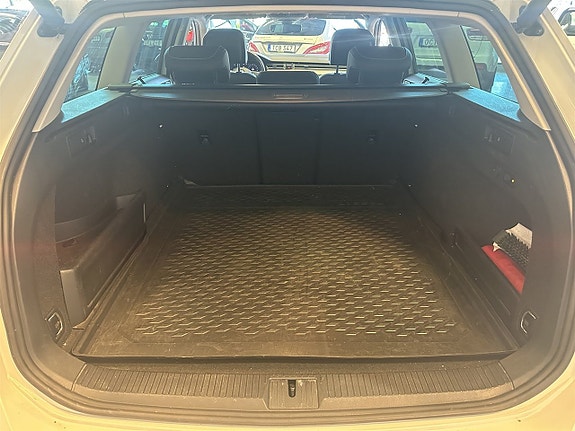 Volkswagen Passat 22 of 26