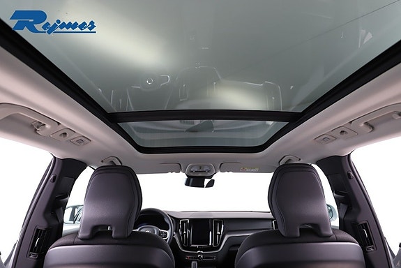 Volvo XC60 11 of 24