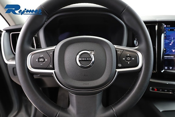 Volvo XC60 13 of 24
