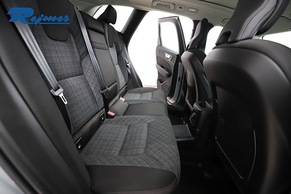 Volvo XC60 10 of 24