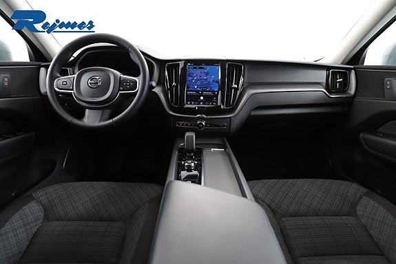 Volvo XC60 2 of 24