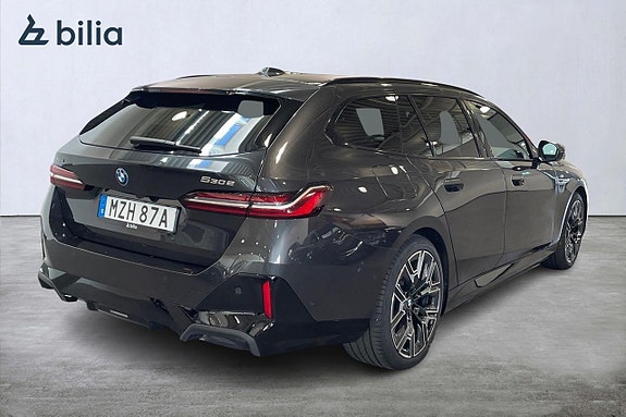 BMW 530e 17 of 18