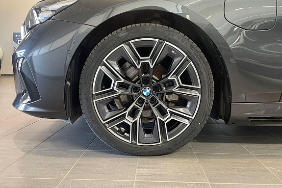 BMW 530e 15 of 18