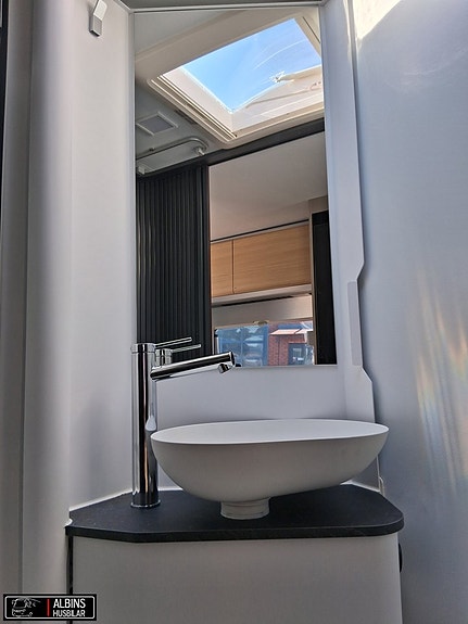 Adria Compact Select DL / Automat 13 of 21