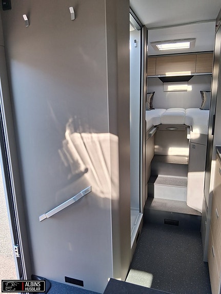 Adria Compact Select DL / Automat 7 of 21
