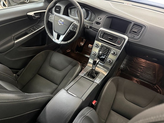Volvo V60 9 of 14