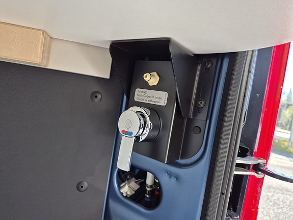 Westfalia Columbus 540D Pop-up Premium 150 Ah litium, 300 W solcell, automat, dieselvärme 24 of 26