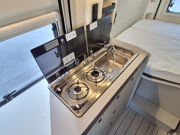 Westfalia Columbus 540D Pop-up Premium 150 Ah litium, 300 W solcell, automat, dieselvärme 13 of 26