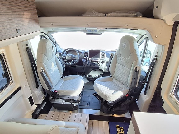 Westfalia Columbus 540D Pop-up Premium 150 Ah litium, 300 W solcell, automat, dieselvärme 17 of 26