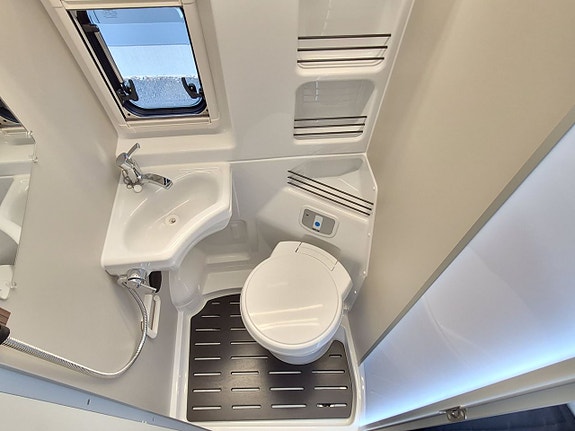 Westfalia Columbus 540D Pop-up Premium 150 Ah litium, 300 W solcell, automat, dieselvärme 16 of 26