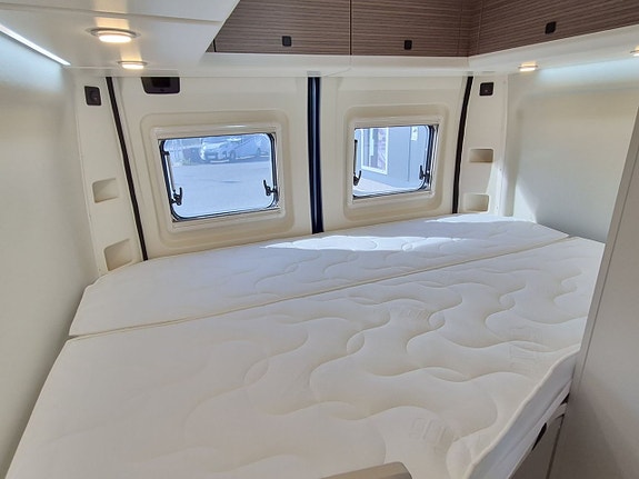 Westfalia Columbus 540D Pop-up Premium 150 Ah litium, 300 W solcell, automat, dieselvärme 15 of 26