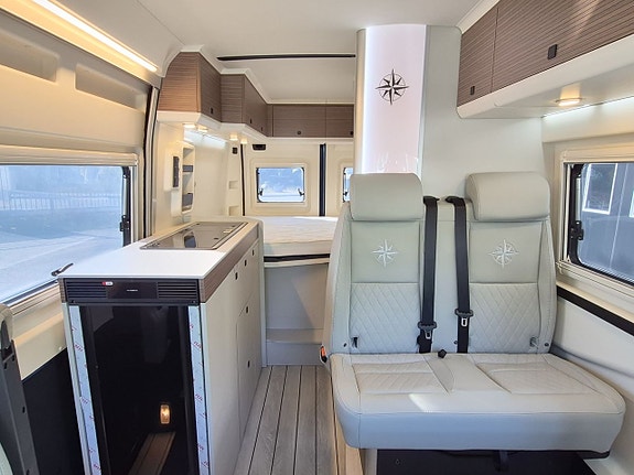 Westfalia Columbus 540D Pop-up Premium 150 Ah litium, 300 W solcell, automat, dieselvärme 8 of 26