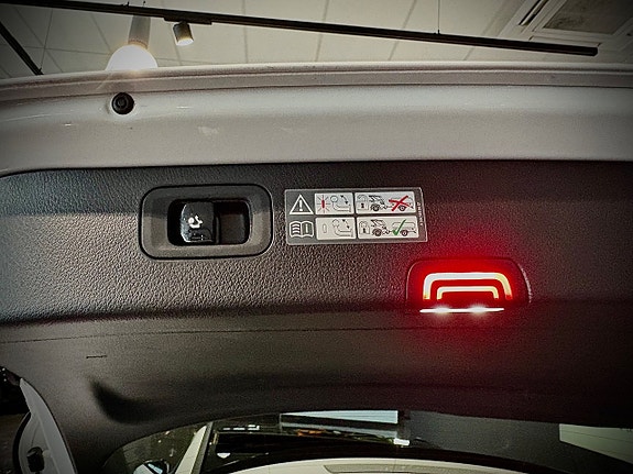 Mercedes-Benz C43 13 of 18