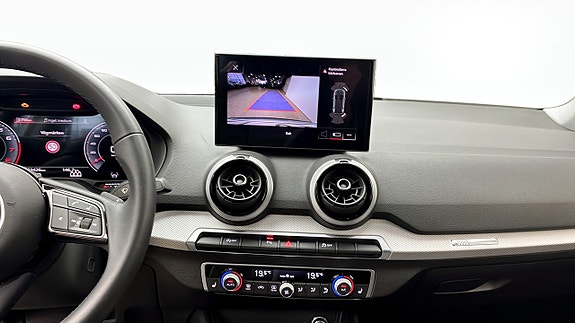 Audi Q2 9 of 12