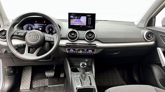 Audi Q2 10 of 12