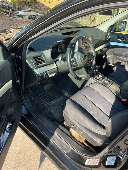 Subaru Legacy 3 of 7