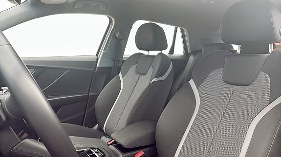 Audi Q2 8 of 12