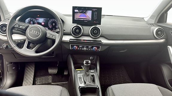 Audi Q2 10 of 12