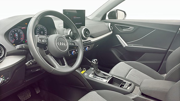Audi Q2 7 of 12