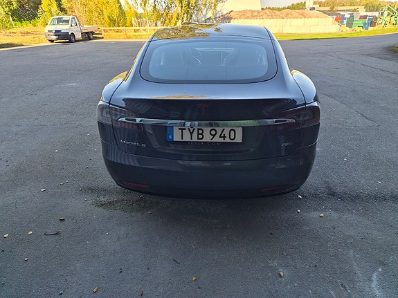 Tesla Model S 6 of 6