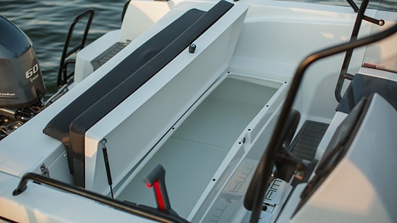 AMT 165 R -24 Yamaha F70 LB -26. 4 of 4