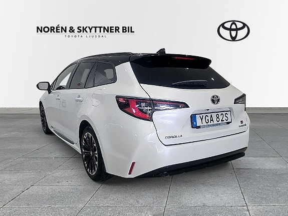 Toyota Corolla 2 of 10