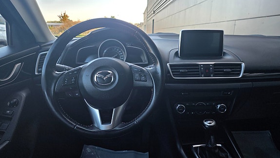 Mazda 3 8 of 18